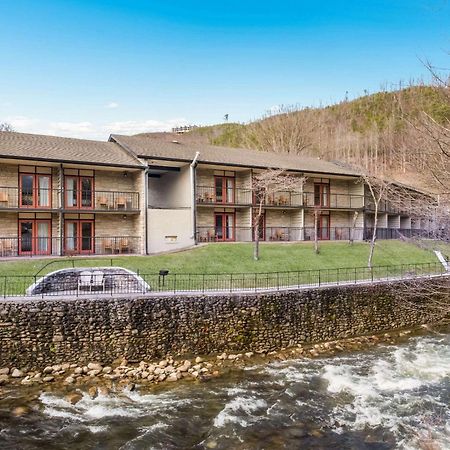 Econo Lodge Inn & Suites On The River Gatlinburg Bagian luar foto