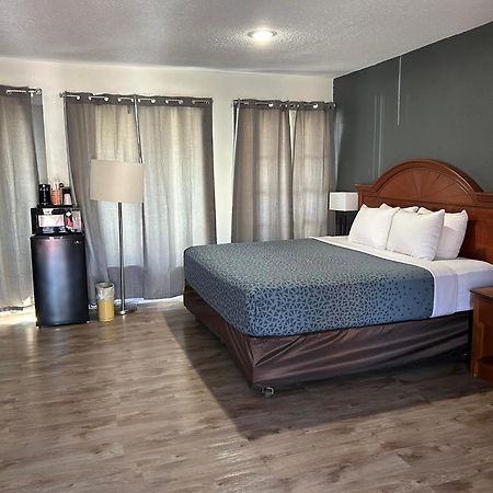 Econo Lodge Inn & Suites On The River Gatlinburg Bagian luar foto