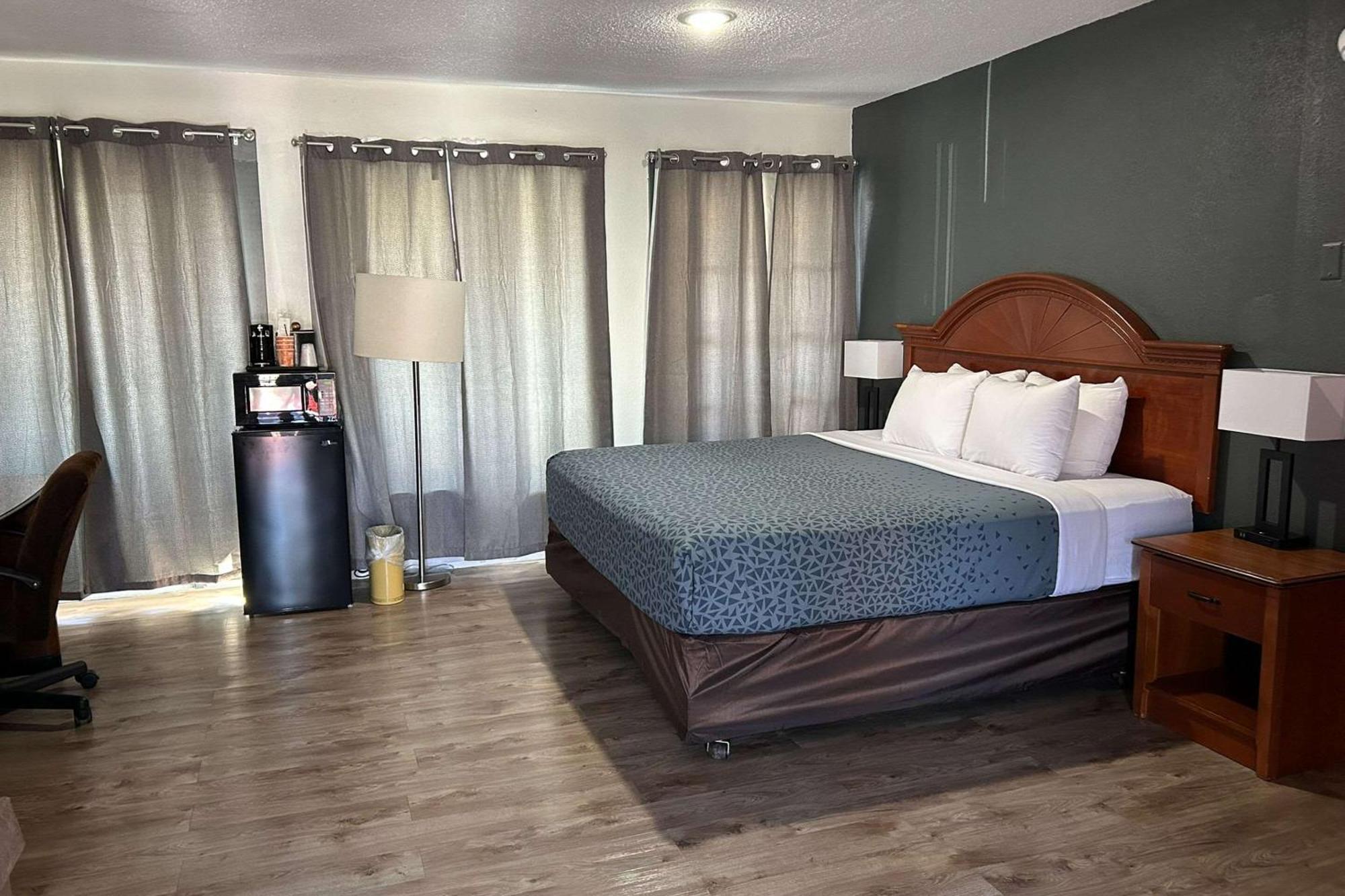 Econo Lodge Inn & Suites On The River Gatlinburg Bagian luar foto