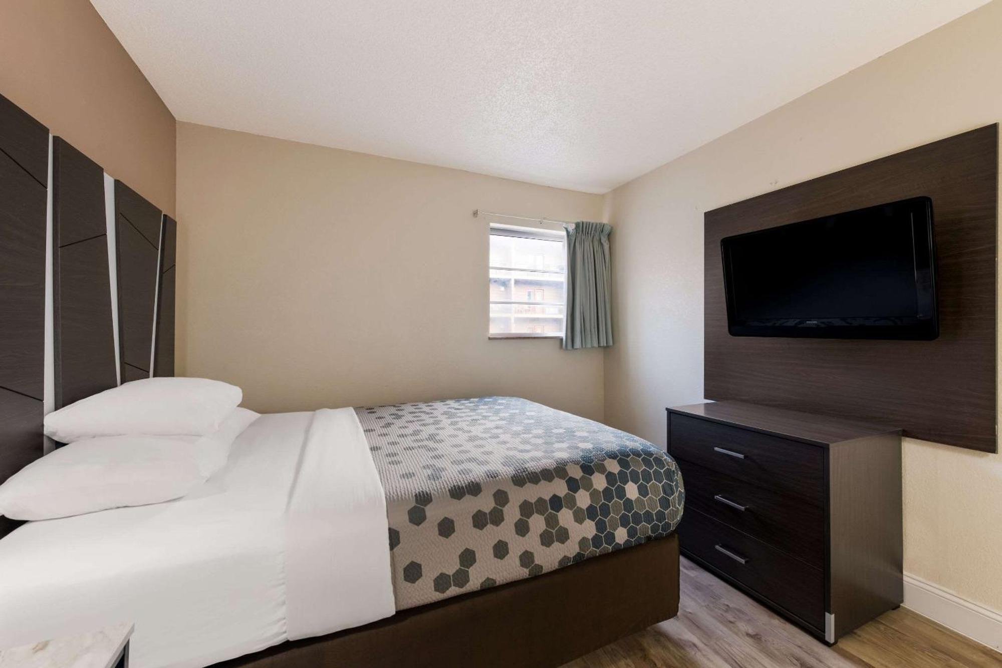 Econo Lodge Inn & Suites On The River Gatlinburg Bagian luar foto