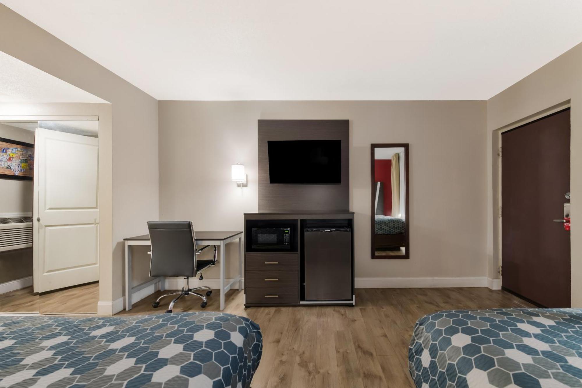 Econo Lodge Inn & Suites On The River Gatlinburg Bagian luar foto