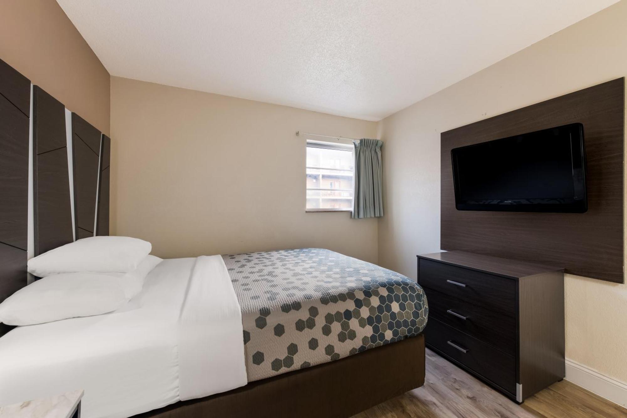 Econo Lodge Inn & Suites On The River Gatlinburg Bagian luar foto