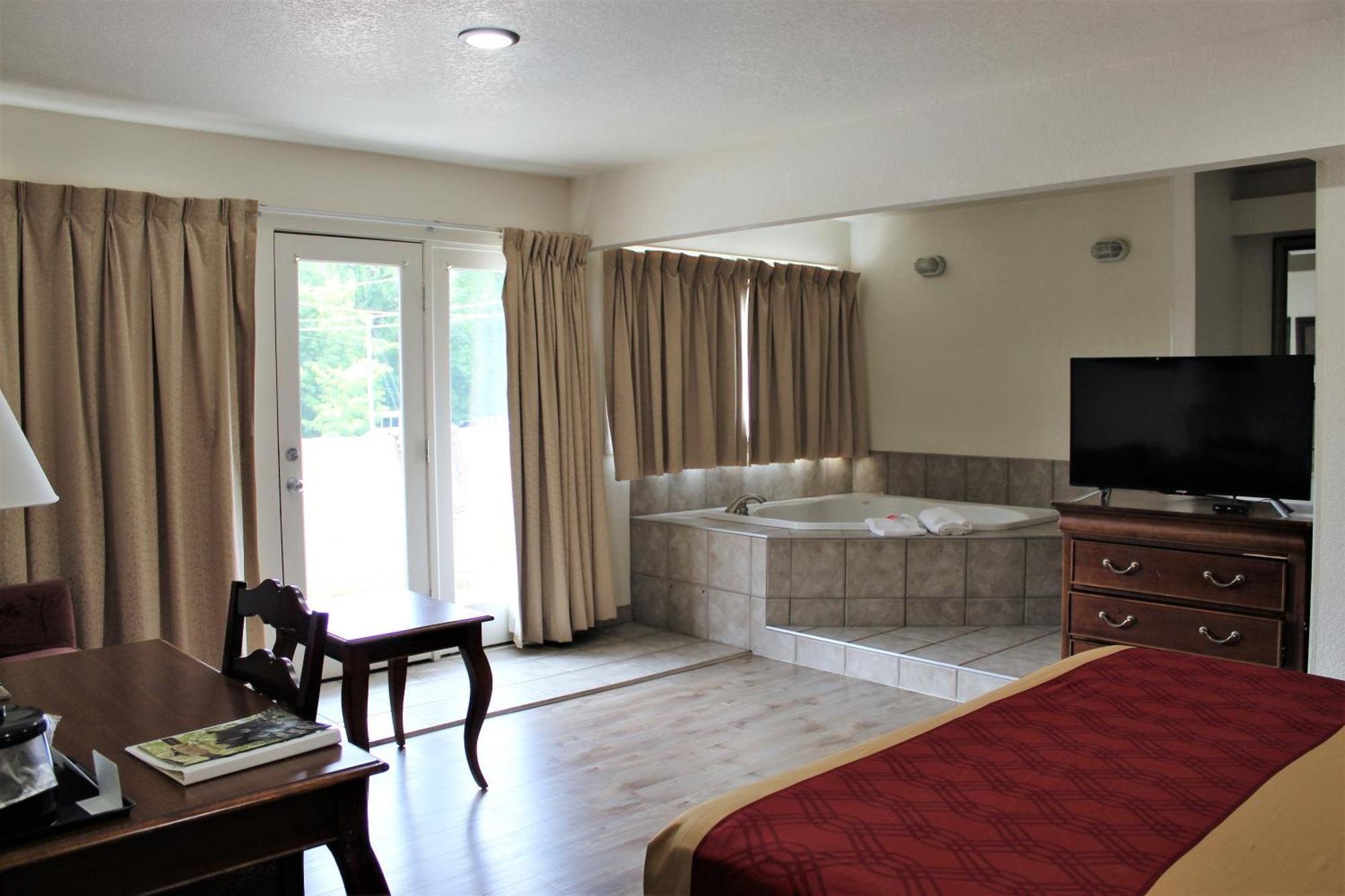 Econo Lodge Inn & Suites On The River Gatlinburg Bagian luar foto