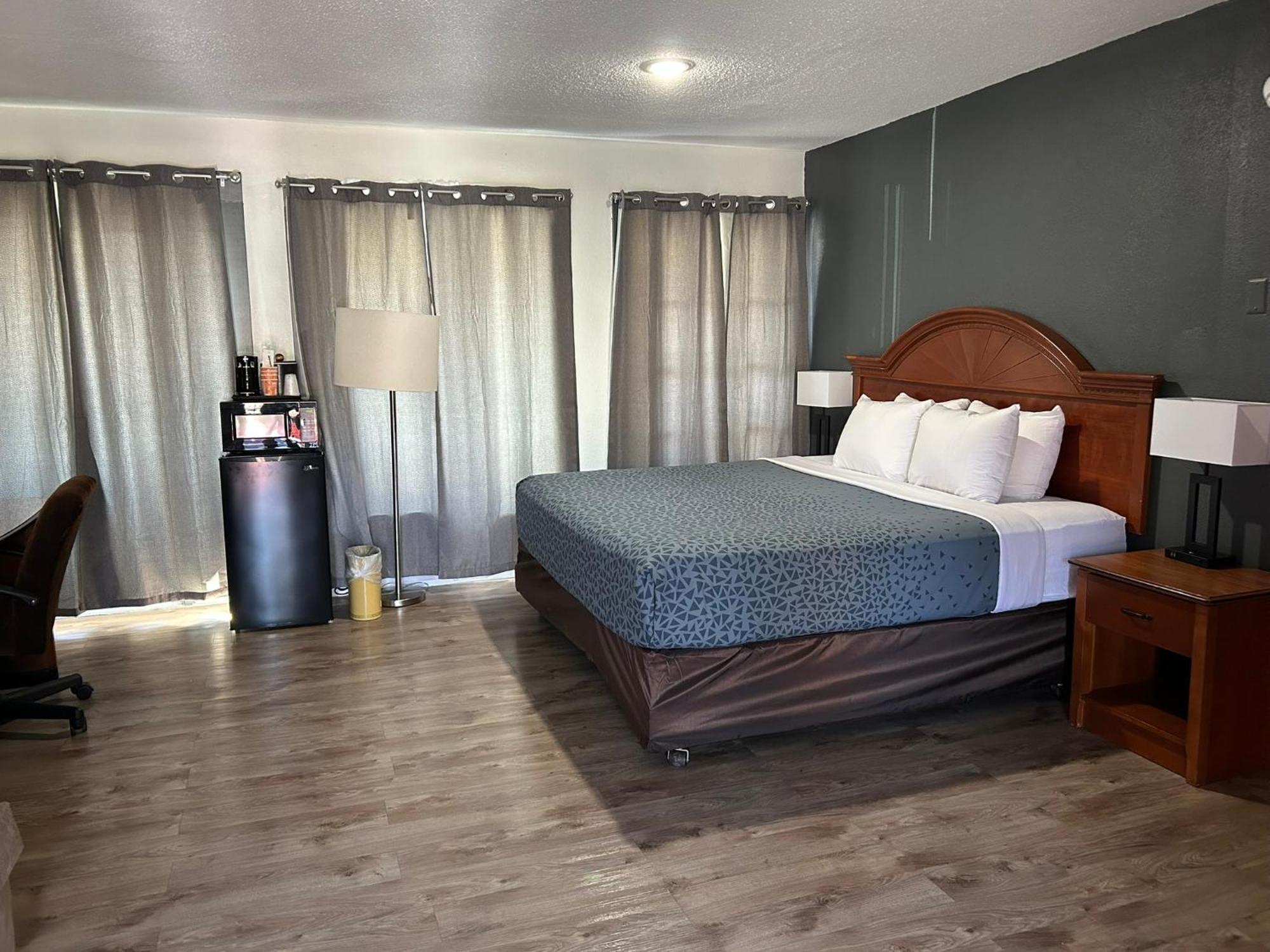 Econo Lodge Inn & Suites On The River Gatlinburg Bagian luar foto